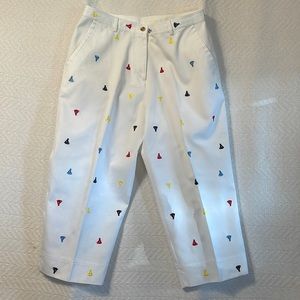 White Capri Boat Pants Embroidered Sailboats Beach Boating Theme Design 32W/21L